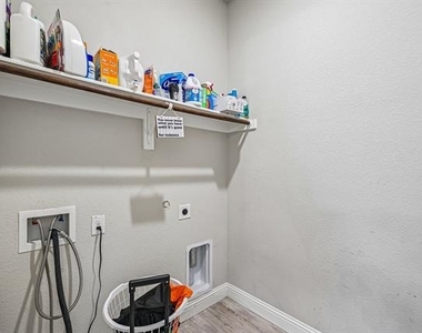 2114 Laurel Street - Photo Thumbnail 13