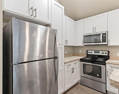 6108 Abrams Road - Photo Thumbnail 12