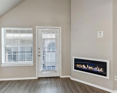 6108 Abrams Road - Photo Thumbnail 1