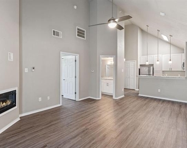 6108 Abrams Road - Photo Thumbnail 15