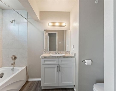 6108 Abrams Road - Photo Thumbnail 18
