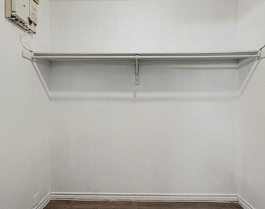 3621 W Northgate Drive - Photo Thumbnail 15
