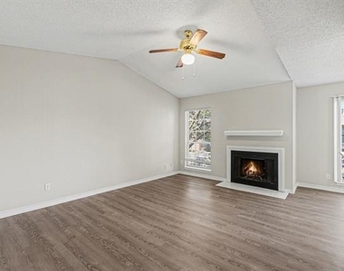 3621 W Northgate Drive - Photo Thumbnail 3