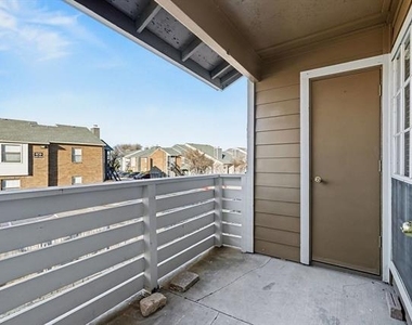 3621 W Northgate Drive - Photo Thumbnail 2