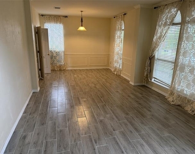 11902 Woodland Way - Photo Thumbnail 12
