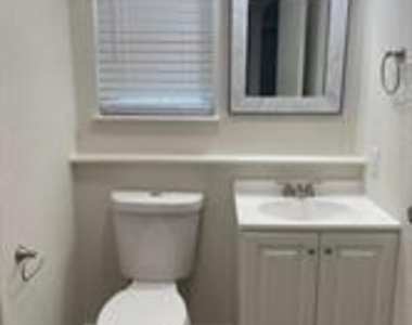 1505 W Pearl Street - Photo Thumbnail 12