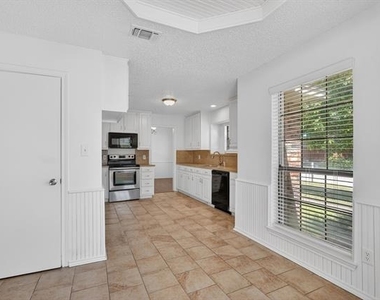2403 Ridgevalley Drive - Photo Thumbnail 5