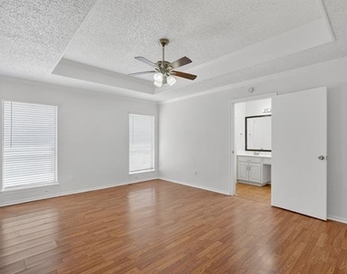 2403 Ridgevalley Drive - Photo Thumbnail 10