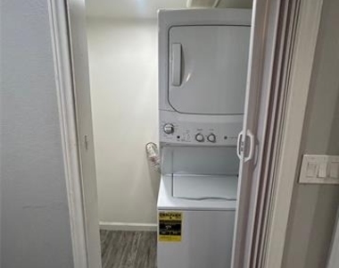 4912 Gaston Avenue - Photo Thumbnail 10