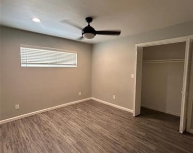 4912 Gaston Avenue - Photo Thumbnail 9