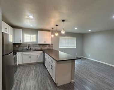 4912 Gaston Avenue - Photo Thumbnail 7