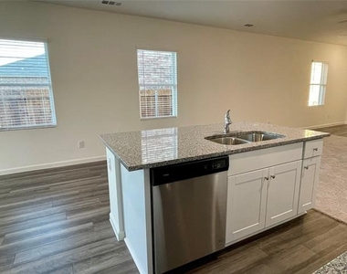 6222 Old Bridge Way - Photo Thumbnail 5