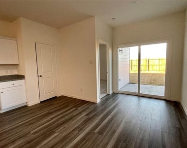 6222 Old Bridge Way - Photo Thumbnail 3