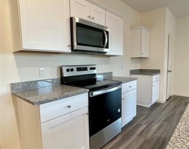 6222 Old Bridge Way - Photo Thumbnail 4