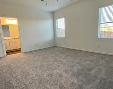 6222 Old Bridge Way - Photo Thumbnail 7