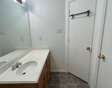 10745 Many Oaks Drive - Photo Thumbnail 15