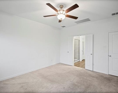 5948 Priory Drive - Photo Thumbnail 10