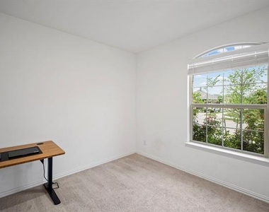 5948 Priory Drive - Photo Thumbnail 14