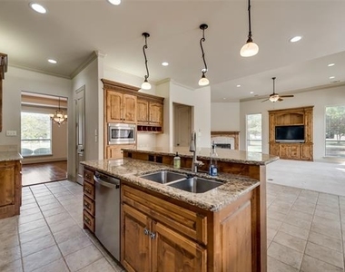 30 Kingsbury Trail - Photo Thumbnail 13