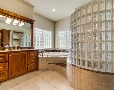 30 Kingsbury Trail - Photo Thumbnail 26