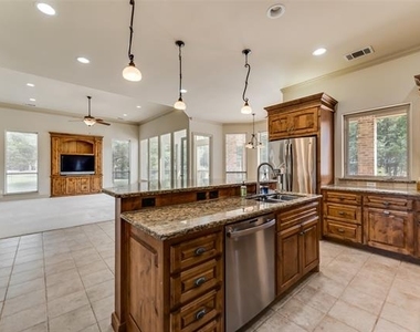 30 Kingsbury Trail - Photo Thumbnail 12