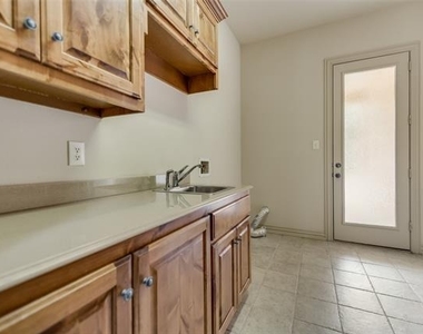 30 Kingsbury Trail - Photo Thumbnail 21
