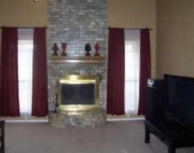 5133 Bridle Path Lane - Photo Thumbnail 2