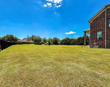 7304 Meadow Glen Drive - Photo Thumbnail 37