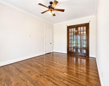 7304 Meadow Glen Drive - Photo Thumbnail 11