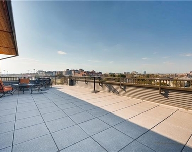 928 Travis Avenue - Photo Thumbnail 1