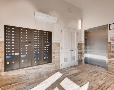 928 Travis Avenue - Photo Thumbnail 15