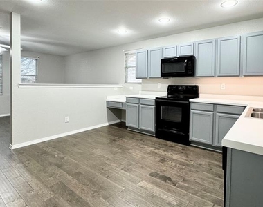 12824 Vassar Drive - Photo Thumbnail 4