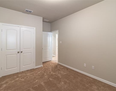 3004 Teak Drive - Photo Thumbnail 7
