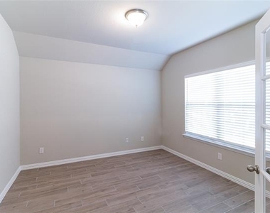 3004 Teak Drive - Photo Thumbnail 4