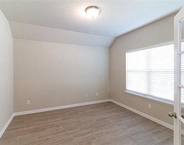 3004 Teak Drive - Photo Thumbnail 25