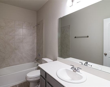 3004 Teak Drive - Photo Thumbnail 6
