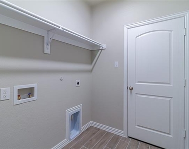 3004 Teak Drive - Photo Thumbnail 27