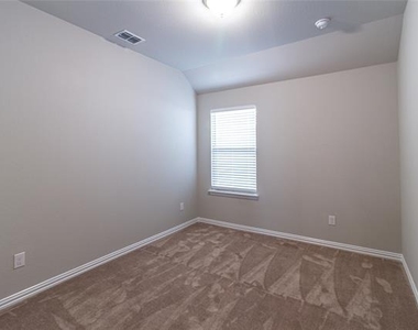 3004 Teak Drive - Photo Thumbnail 8