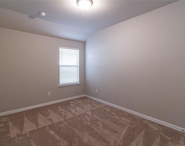 3004 Teak Drive - Photo Thumbnail 5