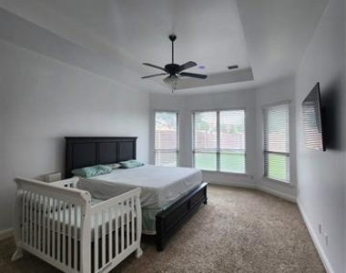 10647 Kingsford Lane - Photo Thumbnail 4