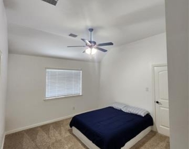10647 Kingsford Lane - Photo Thumbnail 10