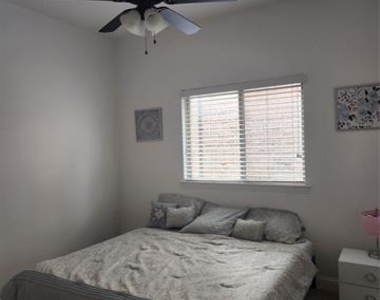 10647 Kingsford Lane - Photo Thumbnail 7