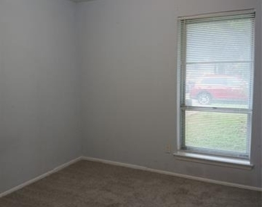 12109 Bishop Drive - Photo Thumbnail 24