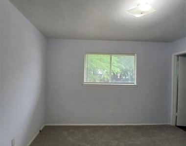 12109 Bishop Drive - Photo Thumbnail 34
