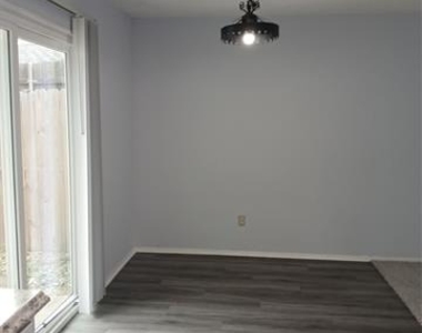 12109 Bishop Drive - Photo Thumbnail 16