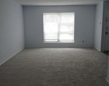 12109 Bishop Drive - Photo Thumbnail 7