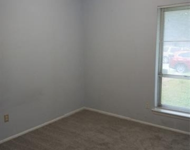 12109 Bishop Drive - Photo Thumbnail 26