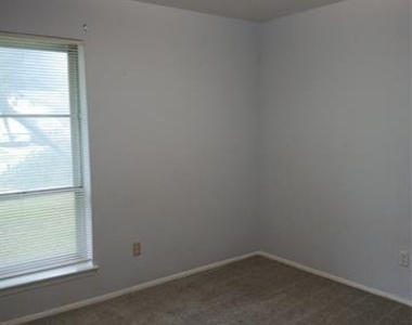 12109 Bishop Drive - Photo Thumbnail 30