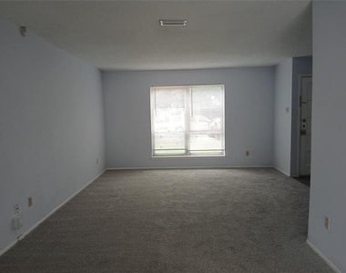 12109 Bishop Drive - Photo Thumbnail 9