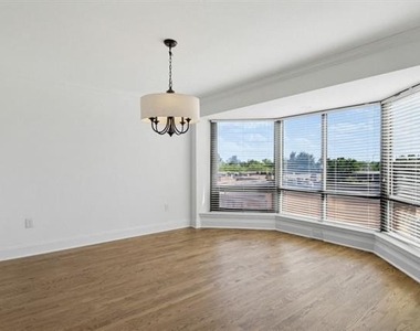 4242 Lomo Alto Drive - Photo Thumbnail 10